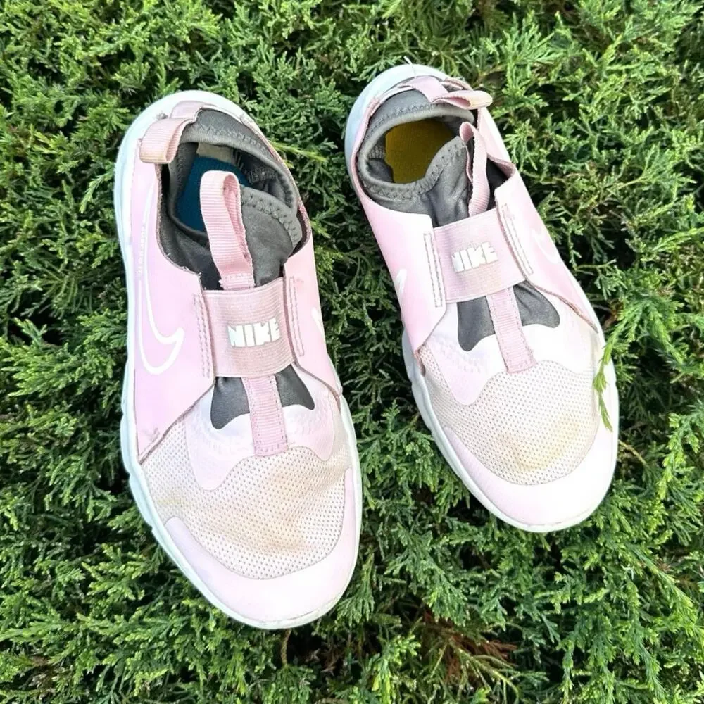 Nike Kids' Flex Runner 2 Sneaker‎ Size 3Y Pink Shoes